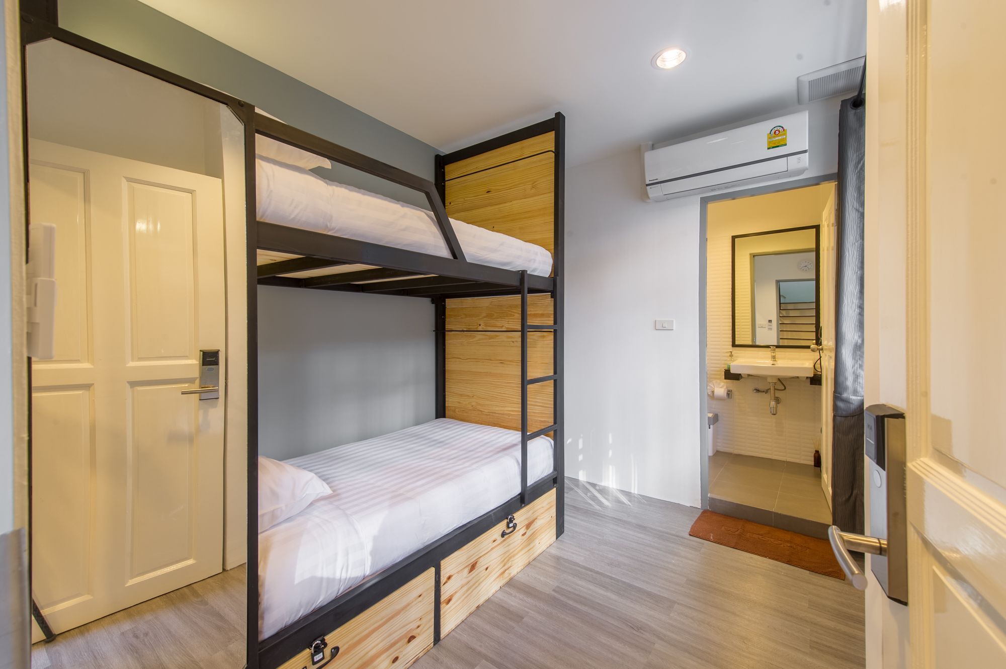 אכסניה X9hostel *
